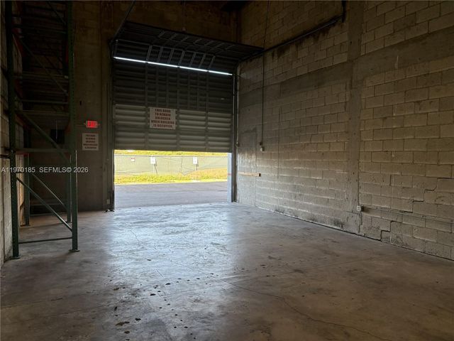 7311 NW 12th St 25, Miami, FL 33126