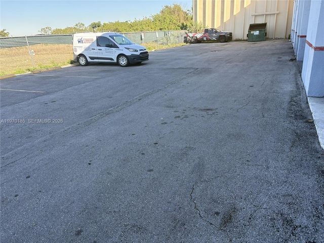 7311 NW 12th St 25, Miami, FL 33126