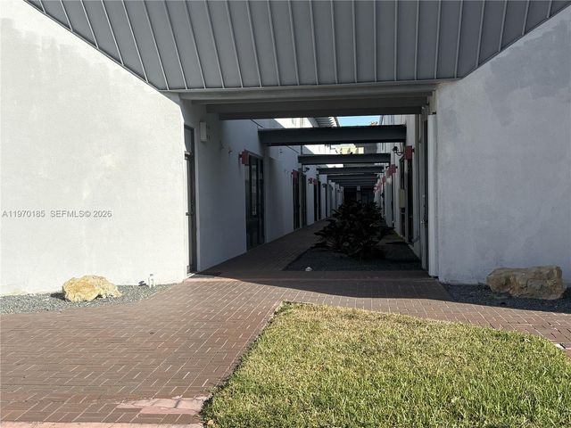 7311 NW 12th St 25, Miami, FL 33126