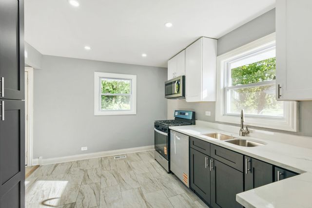 590 W 16th Street, Chicago Heights, IL 60411