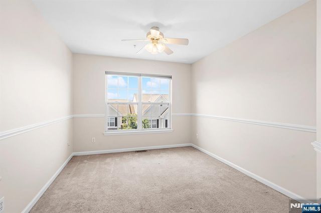 74 Mountainside Drive, Pompton Lakes, NJ 07442