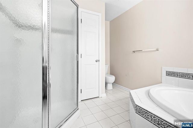74 Mountainside Drive, Pompton Lakes, NJ 07442