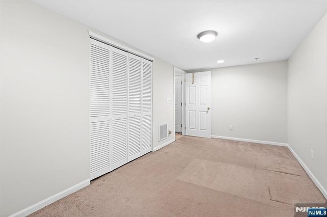 74 Mountainside Drive, Pompton Lakes, NJ 07442