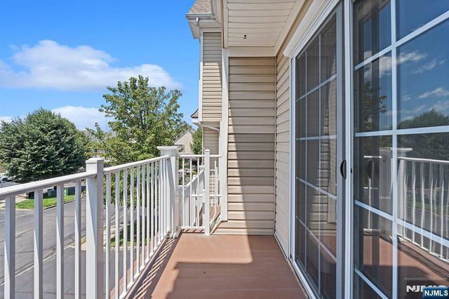 74 Mountainside Drive, Pompton Lakes, NJ 07442