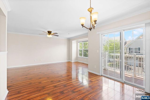 74 Mountainside Drive, Pompton Lakes, NJ 07442
