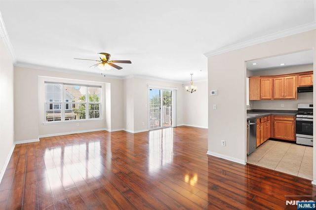 74 Mountainside Drive, Pompton Lakes, NJ 07442