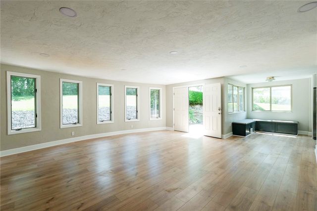 66 School, Green Tree, PA 15220
