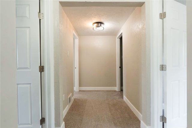 66 School, Green Tree, PA 15220