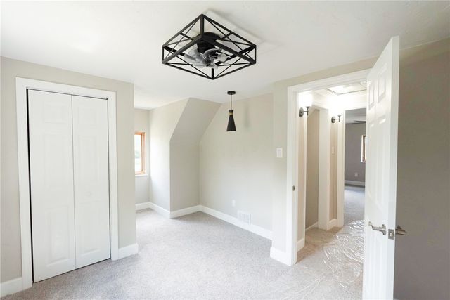 66 School, Green Tree, PA 15220