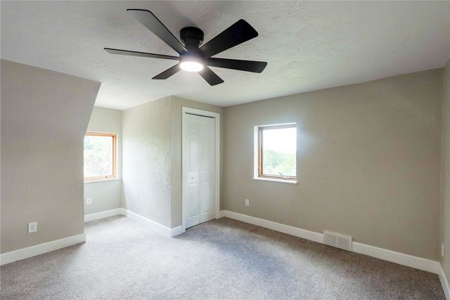 66 School, Green Tree, PA 15220