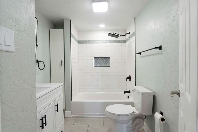 66 School, Green Tree, PA 15220