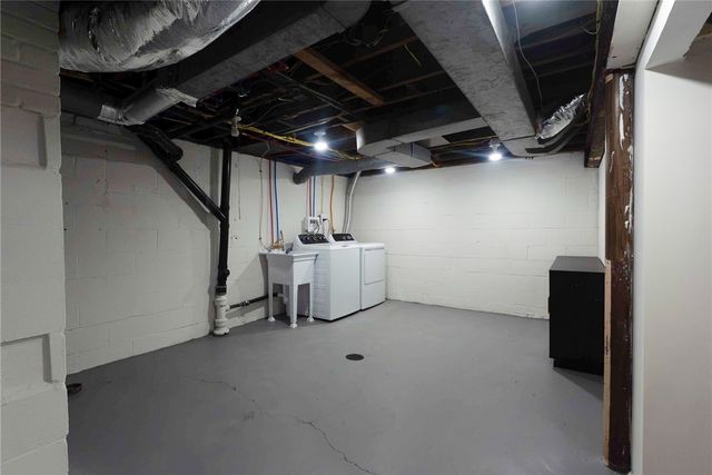 66 School, Green Tree, PA 15220