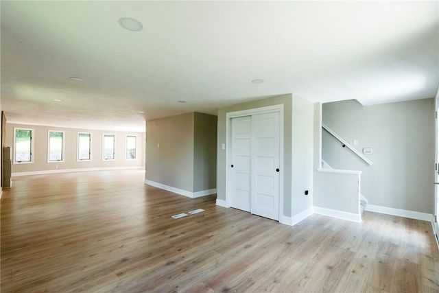 66 School, Green Tree, PA 15220