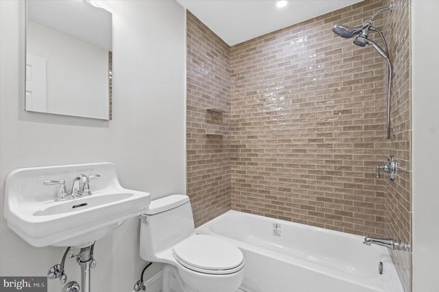 2214 COMMONWEALTH AVE, Alexandria, VA 22301