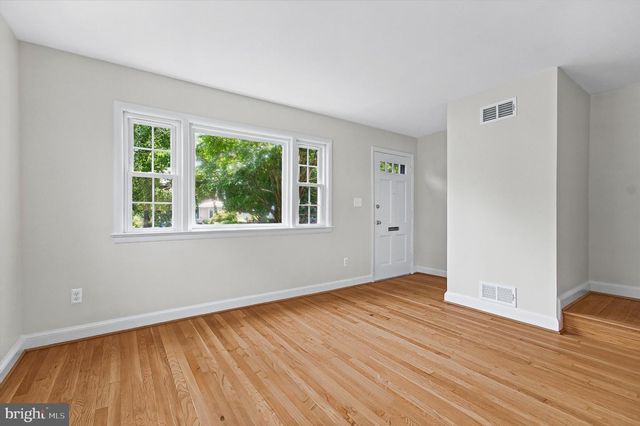 2214 COMMONWEALTH AVE, Alexandria, VA 22301