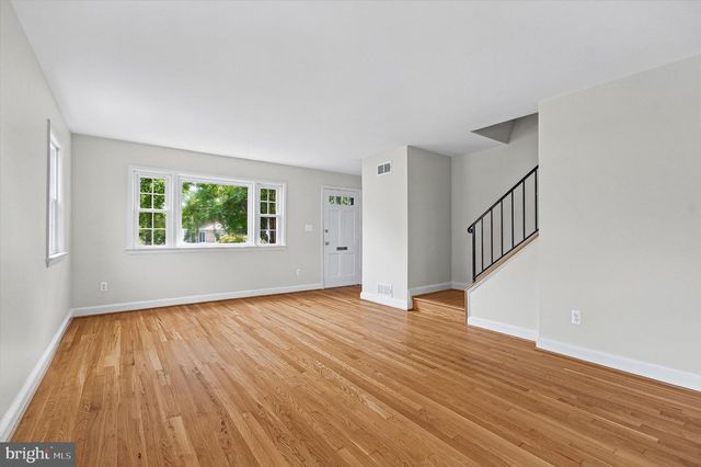 2214 COMMONWEALTH AVE, Alexandria, VA 22301