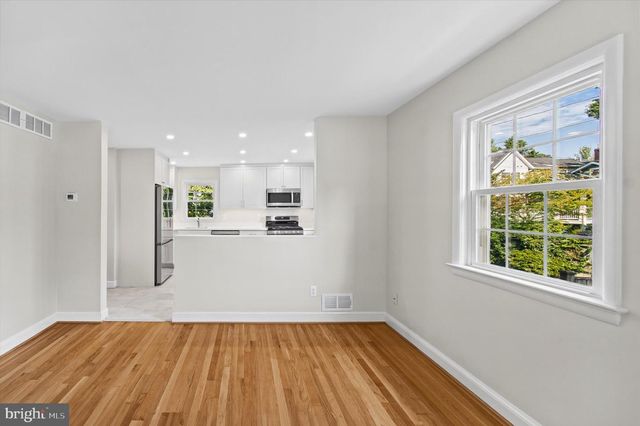 2214 COMMONWEALTH AVE, Alexandria, VA 22301