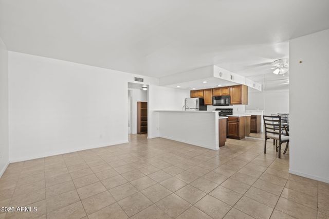 2228 E CAMPBELL Avenue 114, Phoenix, AZ 85016