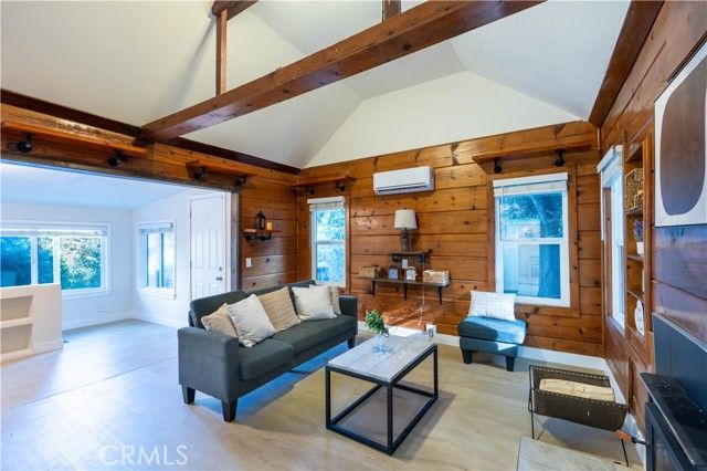 757 N Village Lane, Crestline, CA 92325