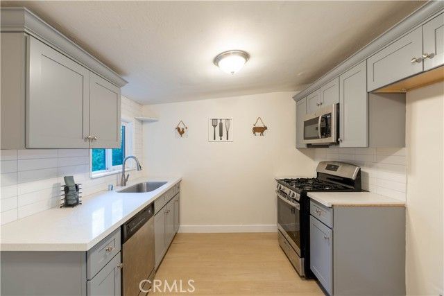 757 N Village Lane, Crestline, CA 92325