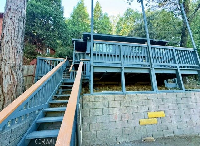 757 N Village Lane, Crestline, CA 92325