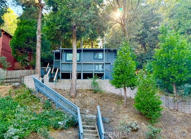 757 N Village Lane, Crestline, CA 92325