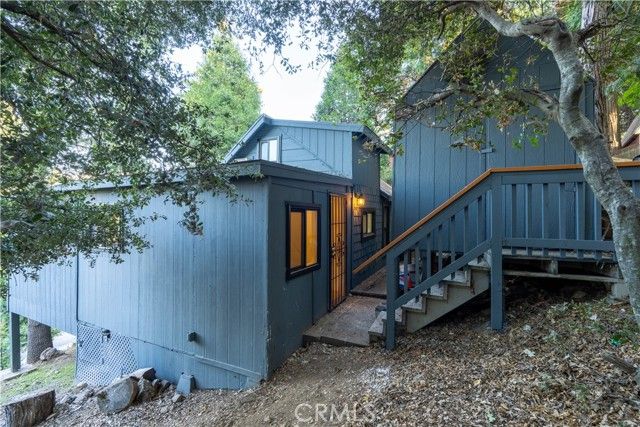 757 N Village Lane, Crestline, CA 92325