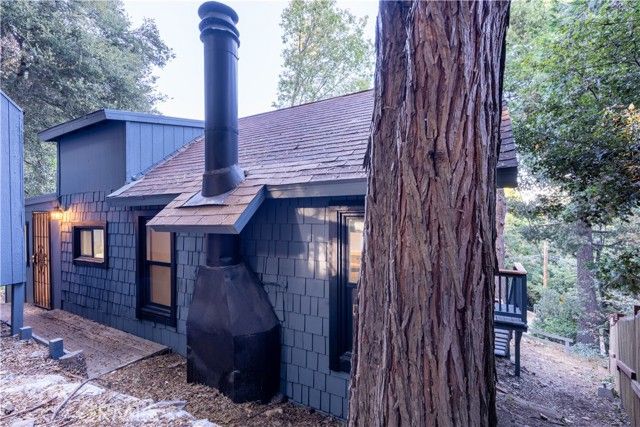 757 N Village Lane, Crestline, CA 92325