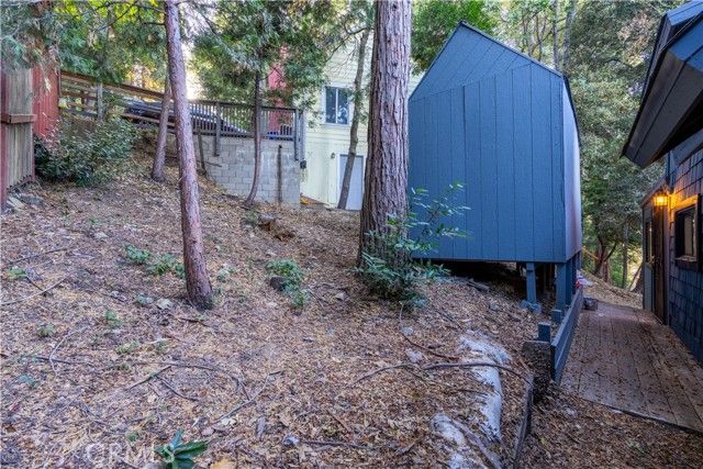 757 N Village Lane, Crestline, CA 92325