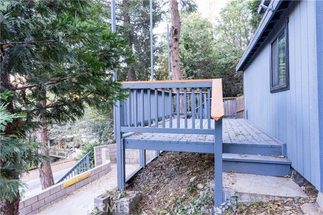 757 N Village Lane, Crestline, CA 92325