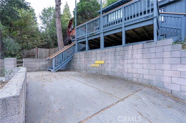 757 N Village Lane, Crestline, CA 92325