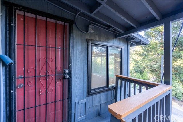 757 N Village Lane, Crestline, CA 92325