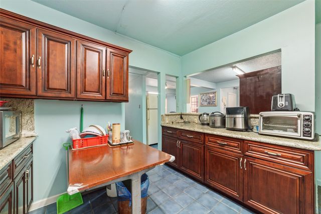 8023 Findlay Street, Houston, TX 77017