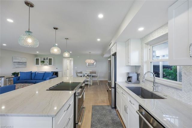 3400 Gulf Shore BLVD N B2, Naples, FL 34103