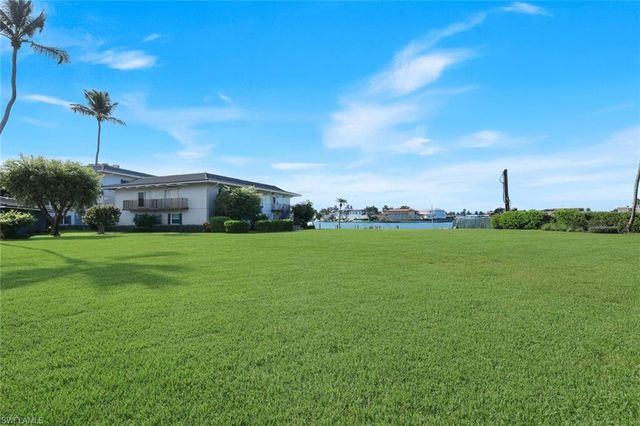 3400 Gulf Shore BLVD N B2, Naples, FL 34103