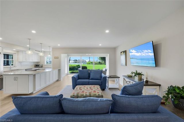 3400 Gulf Shore BLVD N B2, Naples, FL 34103