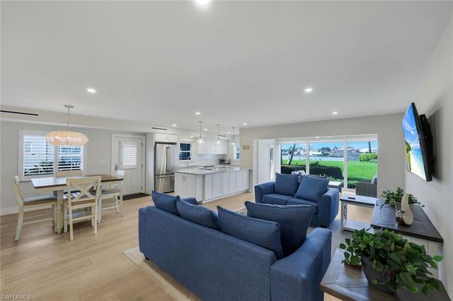 3400 Gulf Shore BLVD N B2, Naples, FL 34103