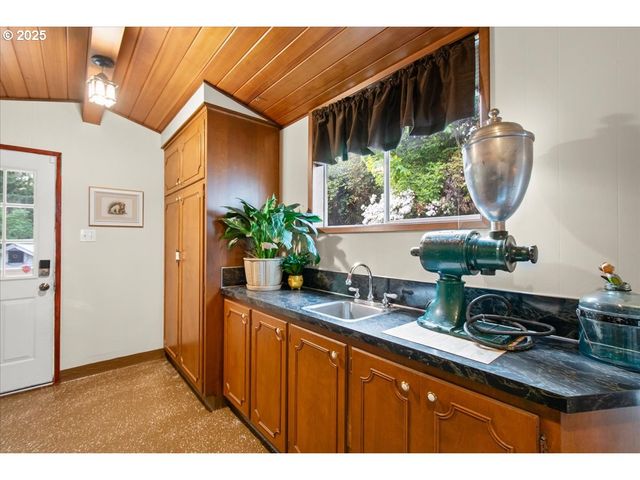 863 N SHEPHERD Rd, Washougal, WA 98671