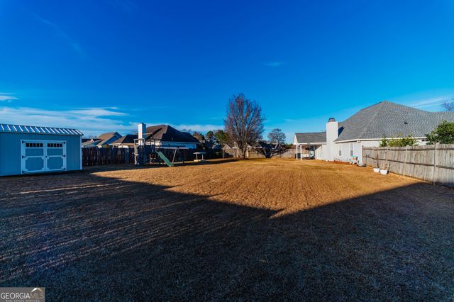 115 Mallards Landing Drive, Kathleen, GA 31047