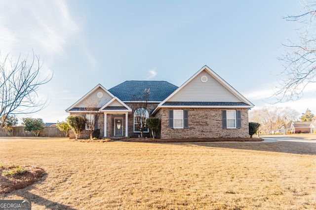 115 Mallards Landing Drive, Kathleen, GA 31047