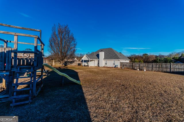 115 Mallards Landing Drive, Kathleen, GA 31047