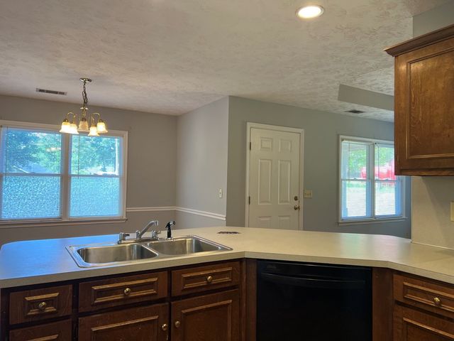 71 Lee Road 2010, Phenix City, AL 36870