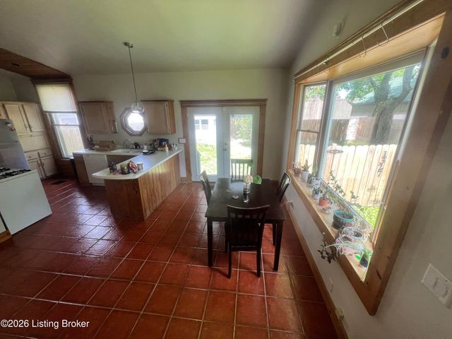 1327 E Washington St 2, Louisville, KY 40206