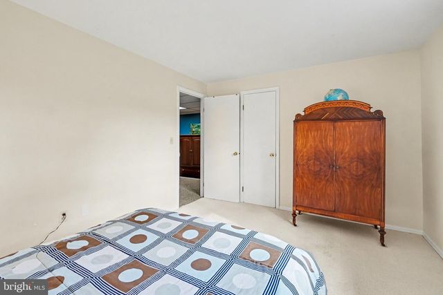 300 THOMAS DR, Mechanicsburg, PA 17050