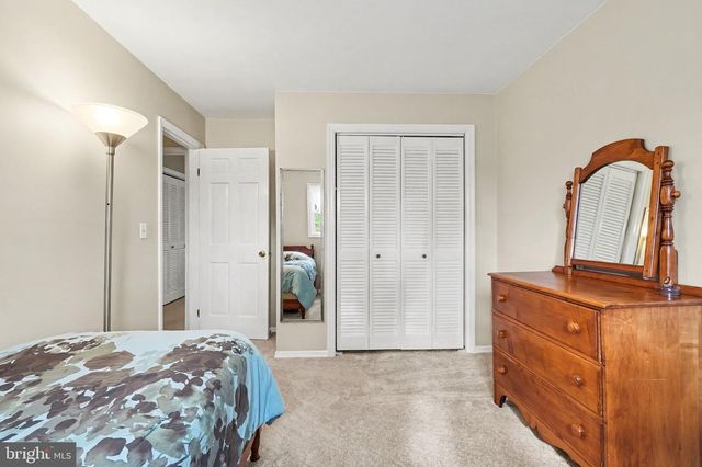 300 THOMAS DR, Mechanicsburg, PA 17050