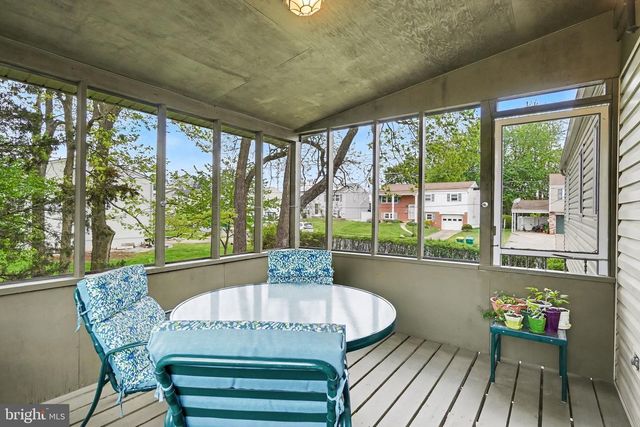 300 THOMAS DR, Mechanicsburg, PA 17050