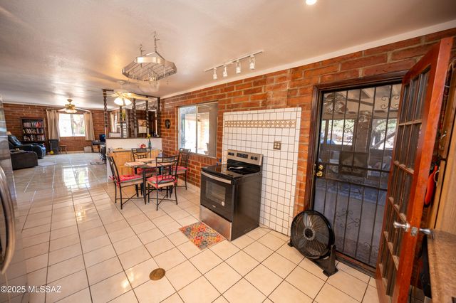 517 Kino Springs Drive, Nogales, AZ 85621