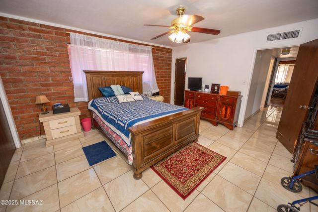 517 Kino Springs Drive, Nogales, AZ 85621