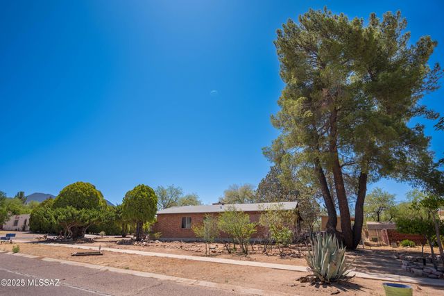 517 Kino Springs Drive, Nogales, AZ 85621