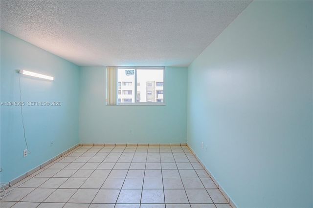 8050 NW 8th Street 1306, Miami, FL 33126